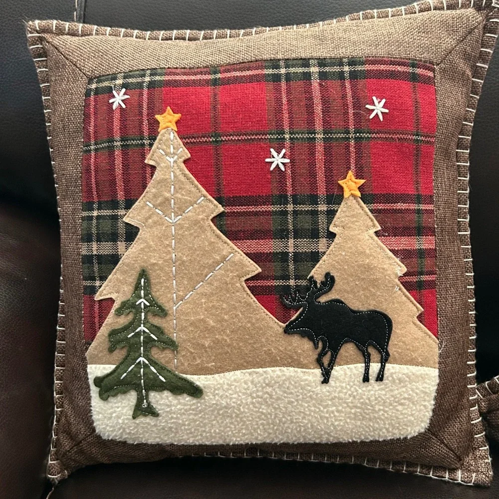 Christmas Moose Throw Pillows 13